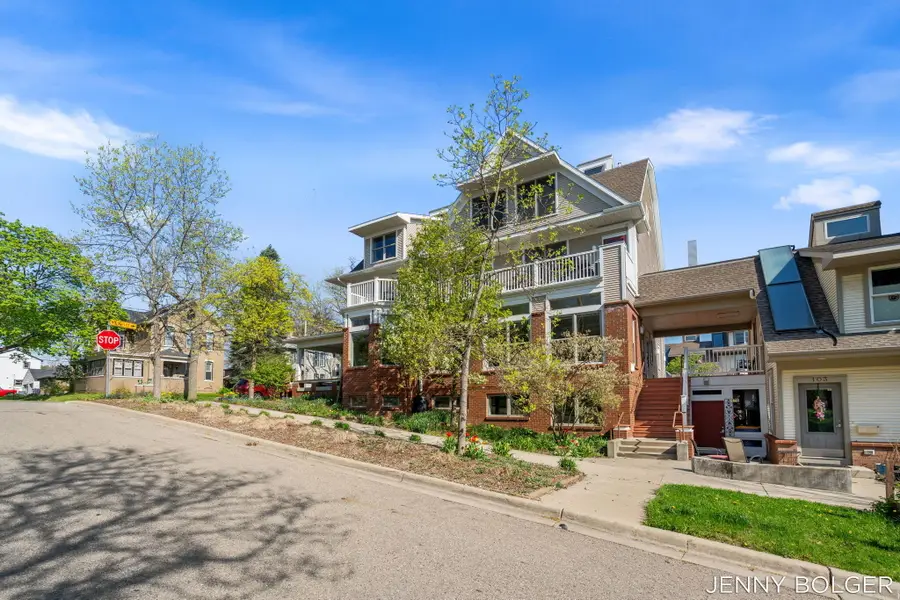 800 Livingston Avenue Ne, Grand Rapids, MI 49503 - #2