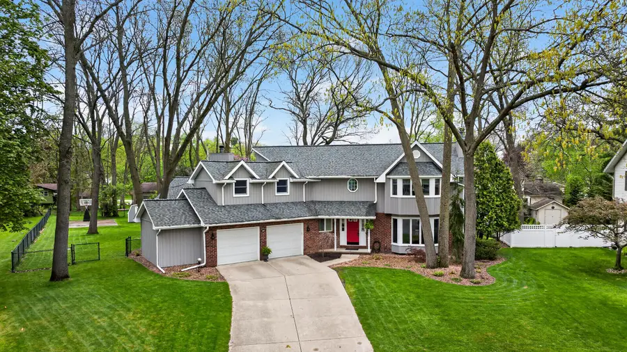 5217 S Broadmoor Street, Jackson, MI 49201 - #2