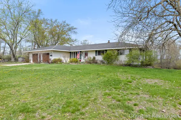 7208 W Dickerson Lake Road, Greenville, MI 48838