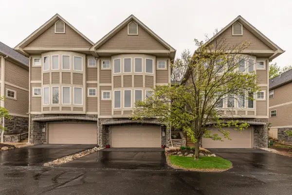 215 Old Creek Drive, Saline, MI 48176