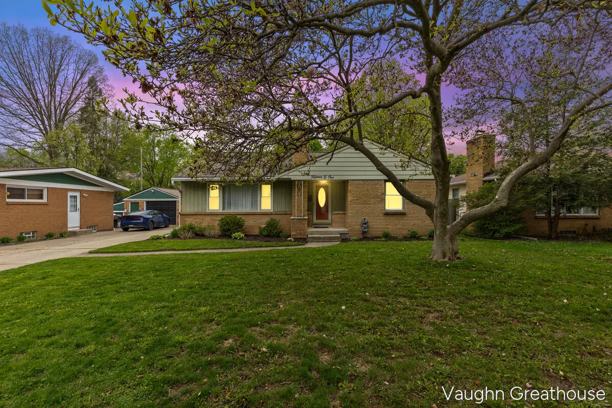 1501 Carlton Avenue Ne, Grand Rapids, MI 49505 - #1