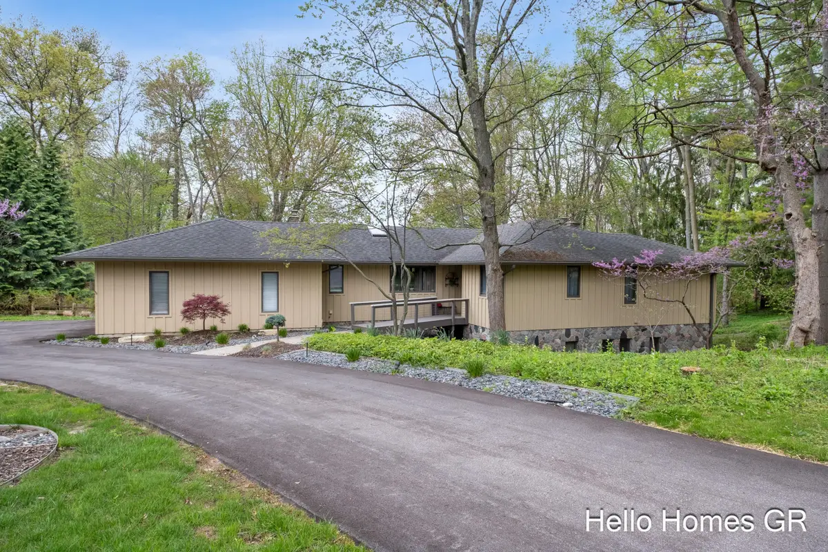 1901 Forest Shores Drive Se, Grand Rapids, MI 49546 - #1