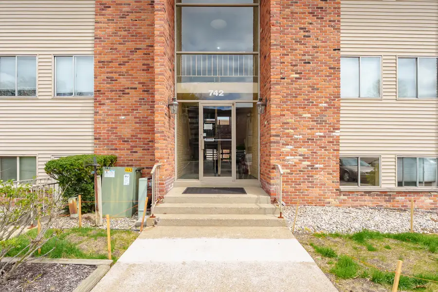 742 W Kilgore Road #307, Kalamazoo, MI 49008 - #3