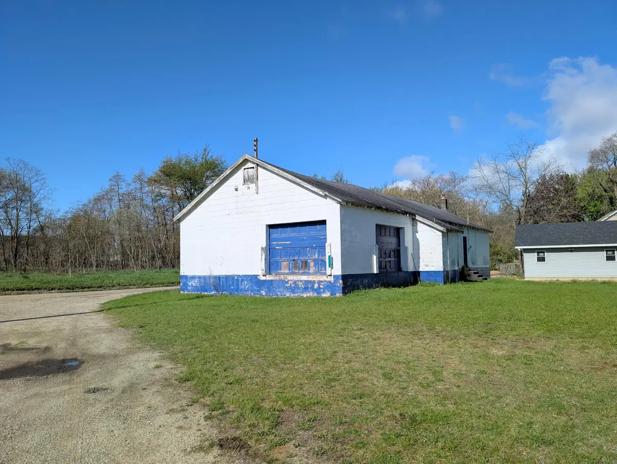4270 County Road 215, Grand Junction, MI 49056 - #1