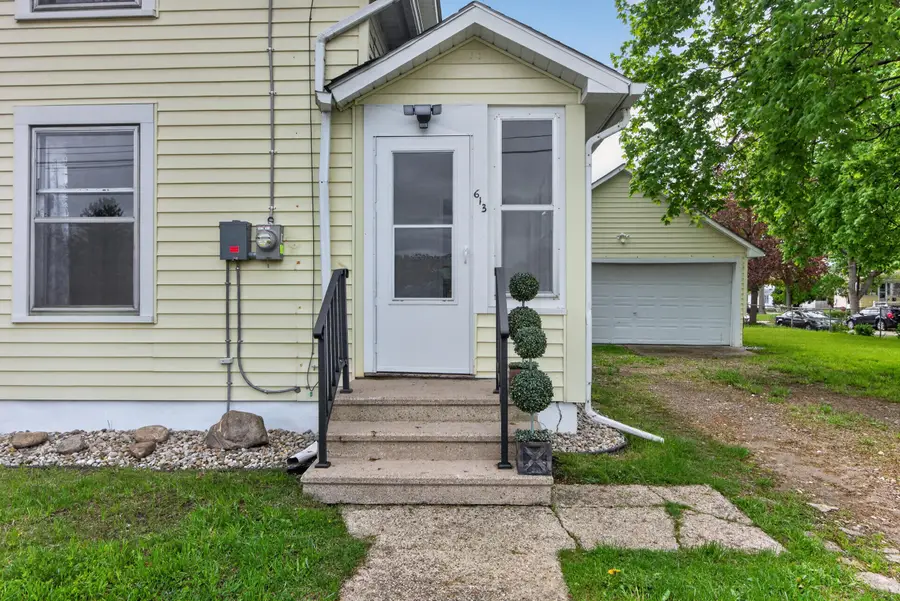 613 Hallett Street, Jackson, MI 49202 - #2