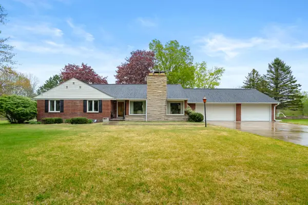 10320 Douglas Avenue, Plainwell, MI 49080