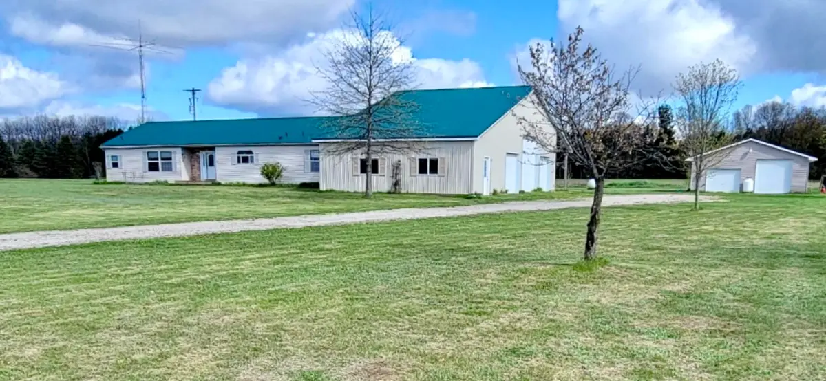 1897 E Edgar Road, Edmore, MI 48829 - #1