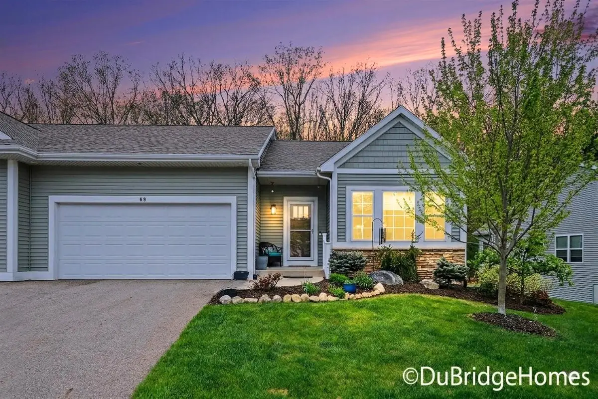 69 Blue Violet Lane Ne, Comstock Park, MI 49321 - #1