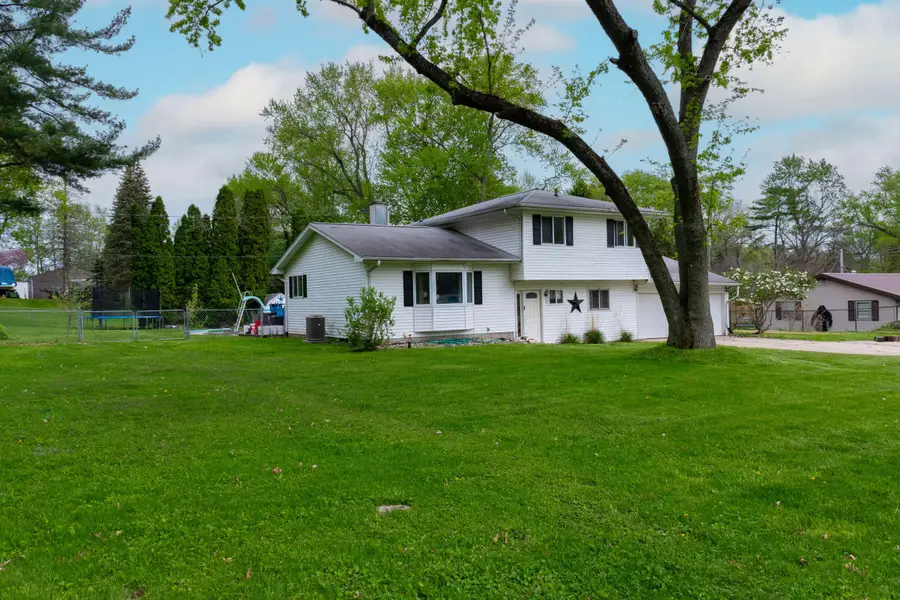 16271 Merson Court, Buchanan, MI 49107 - #2
