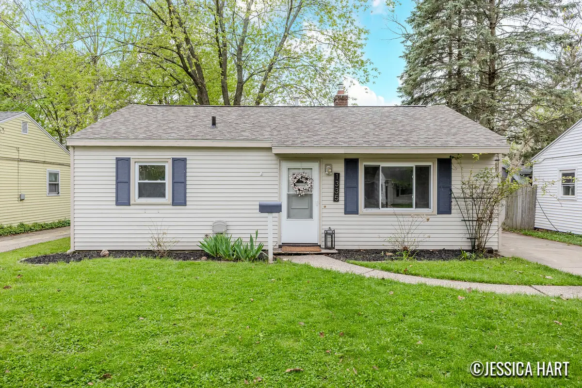 1335 Eastern Place Ne, Grand Rapids, MI 49505 - #1