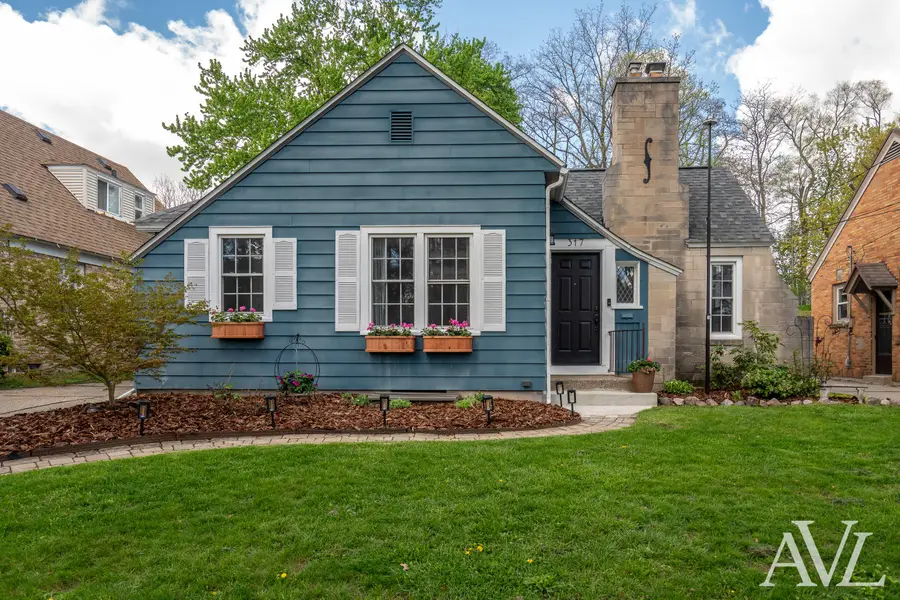 317 Bristol Avenue Nw, Grand Rapids, MI 49504 - #2