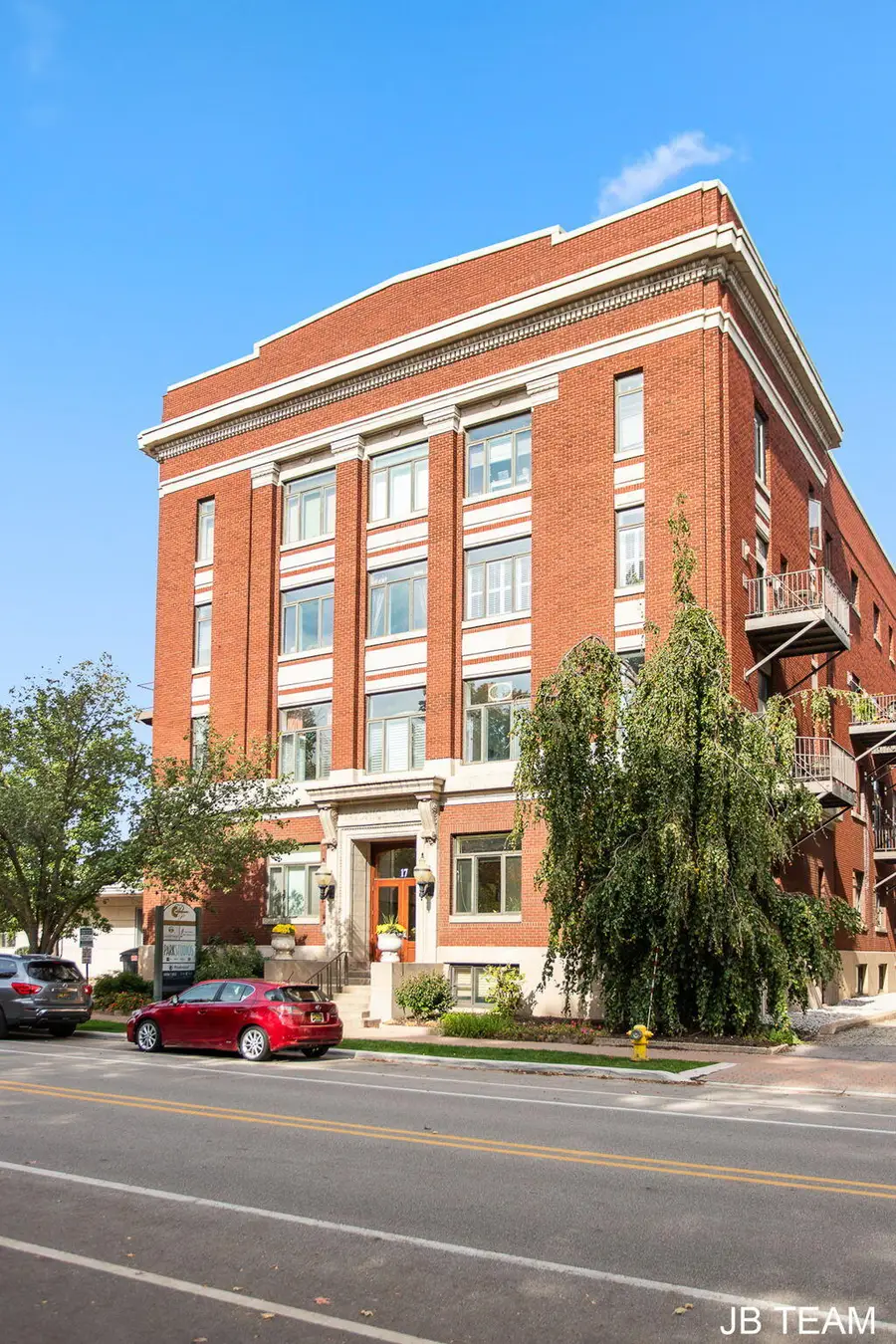 17 W 10th Street #220, Holland, MI 49423 - #2