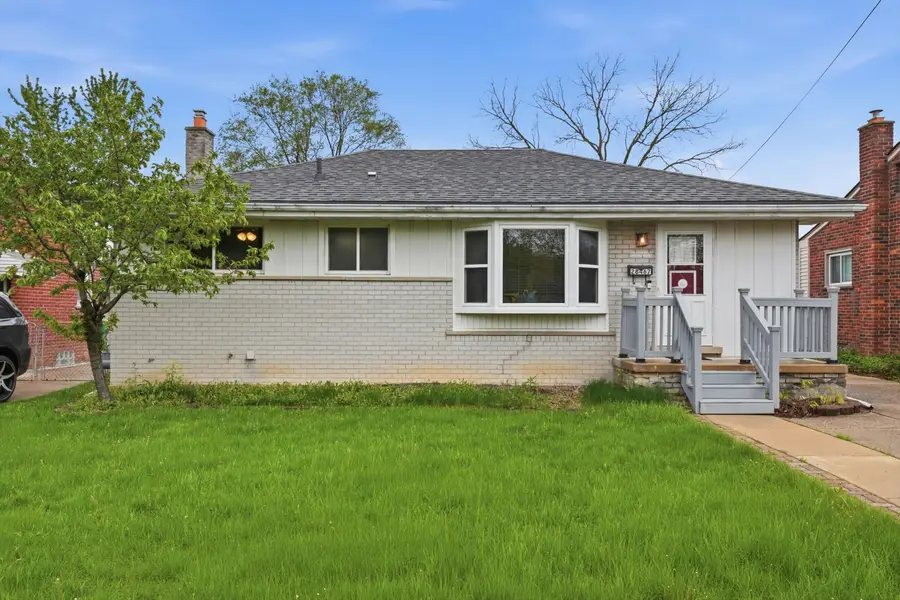 28467 Florence Street, Garden City, MI 48135 - #2