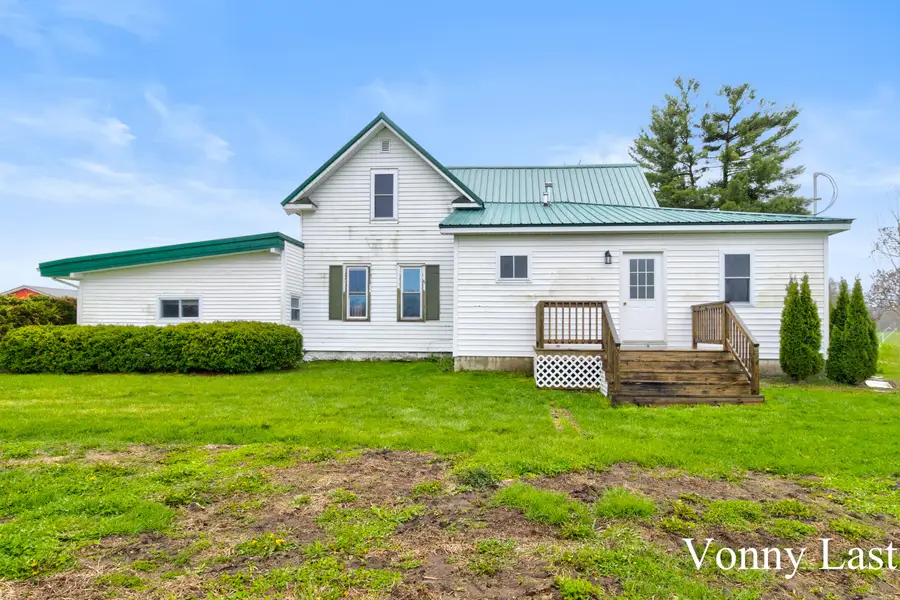 950 W 40th Street, Fremont, MI 49412 - #2