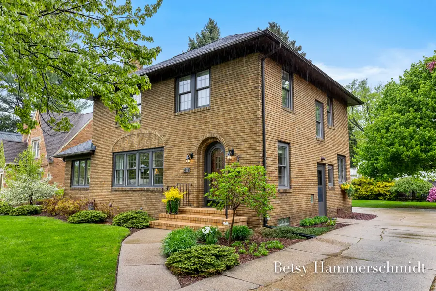417 Cheshire Drive Ne, Grand Rapids, MI 49505 - #2