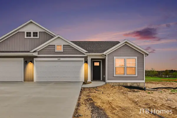 949 Scioto Drive Nw #17, Comstock Park, MI 49321