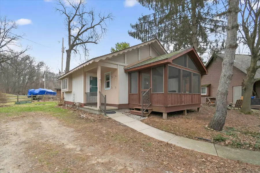 123 Kochs Bay, Grass Lake, MI 49240 - #2