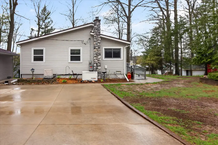 4961 W Almy Road, Six Lakes, MI 48886 - #2