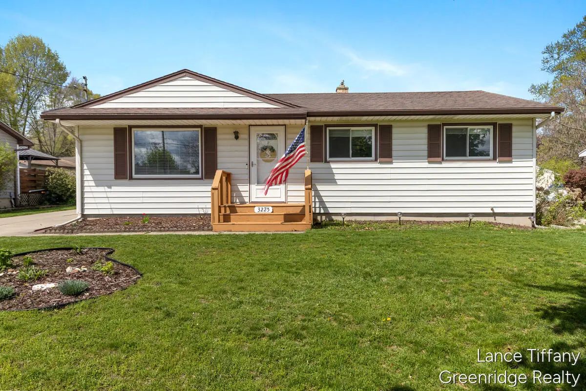 3225 Abington Drive Nw, Grand Rapids, MI 49544 - #1