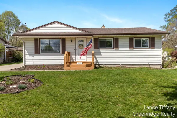 3225 Abington Drive Nw, Grand Rapids, MI 49544