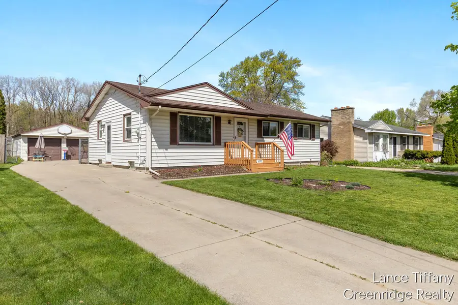 3225 Abington Drive Nw, Grand Rapids, MI 49544 - #3