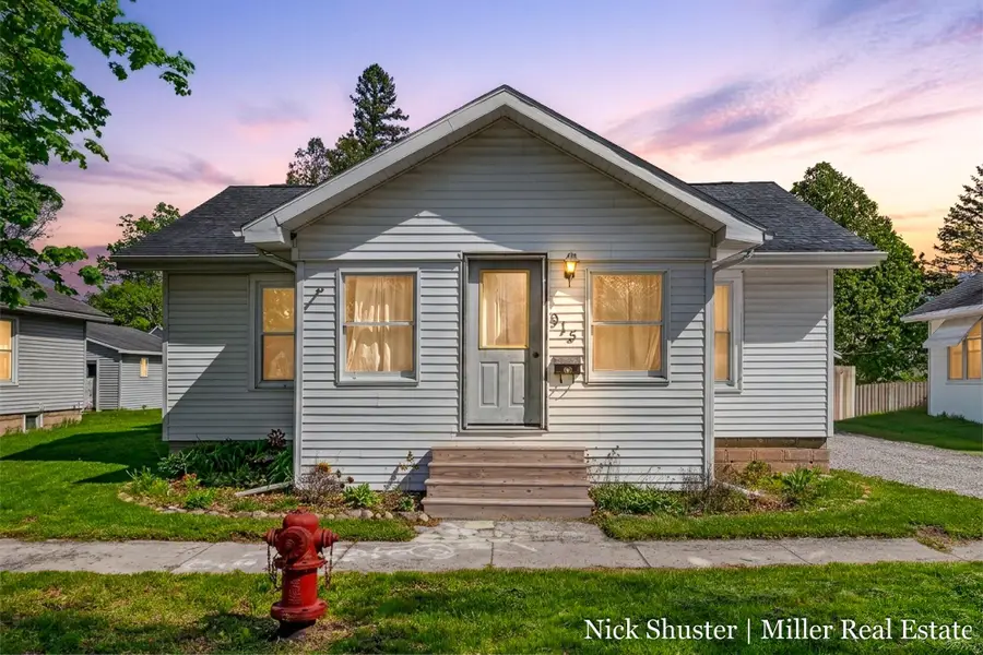 915 E Madison Street, Hastings, MI 49058 - #2
