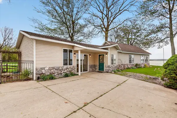 13117 Lakeshore Drive, Shelbyville, MI 49344