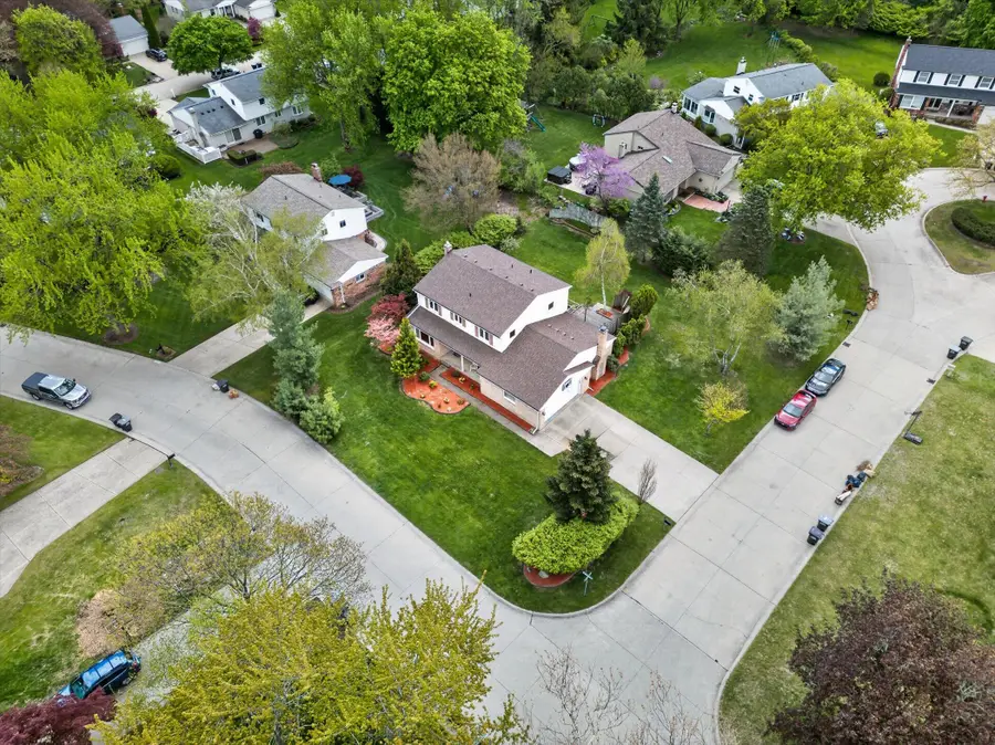 42231 Ladywood Drive, Northville, MI 48168 - #2