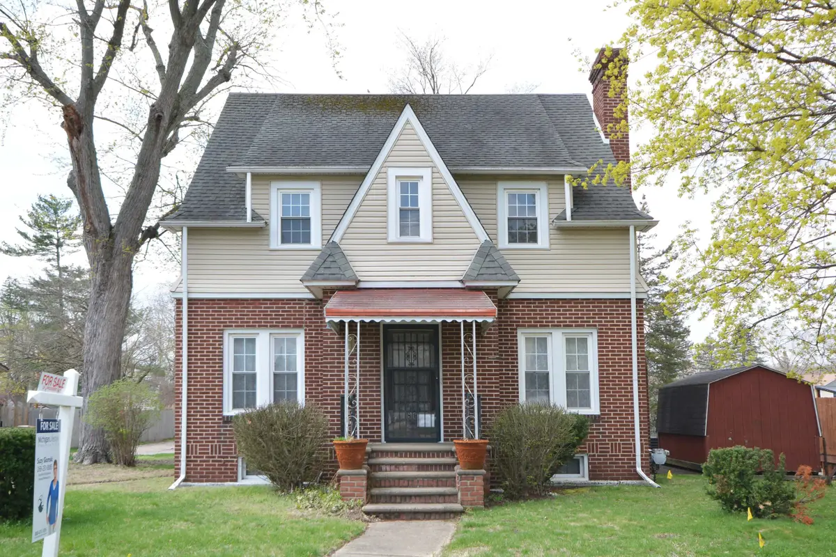 601 N Kalamazoo Street, Paw Paw, MI 49079 - #1