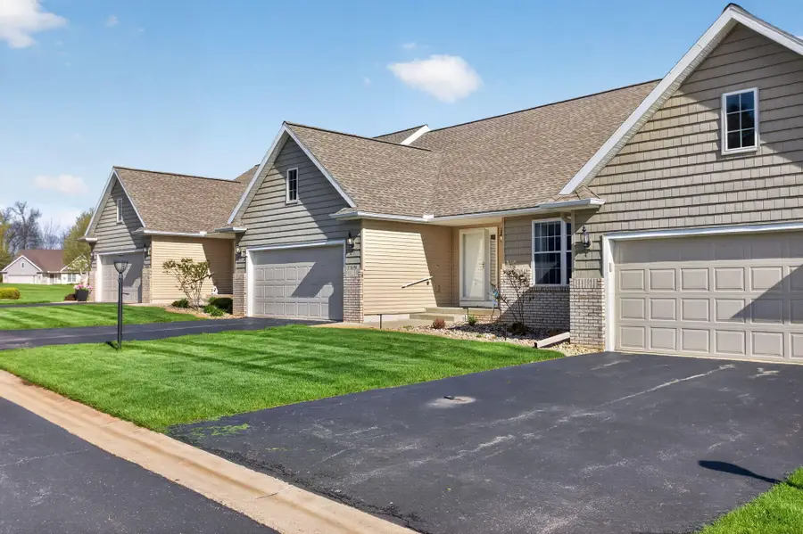 3690 Terrace Hills Lane #25, Jackson, MI 49203 - #2