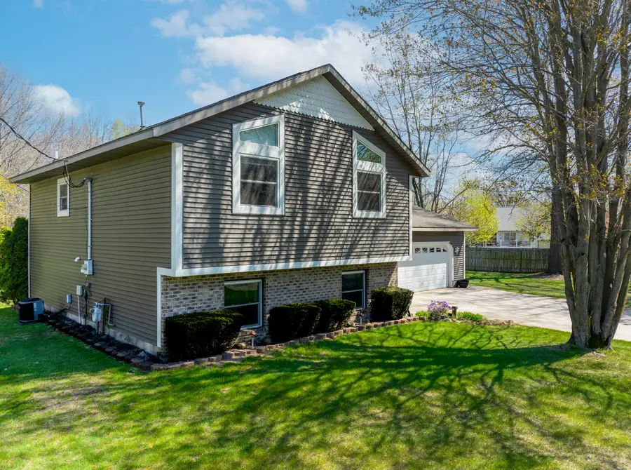 3382 Sunset Drive, Muskegon, MI 49444 - #3