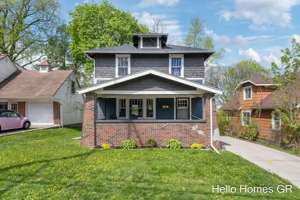 949 College Avenue Ne, Grand Rapids, MI 49503
