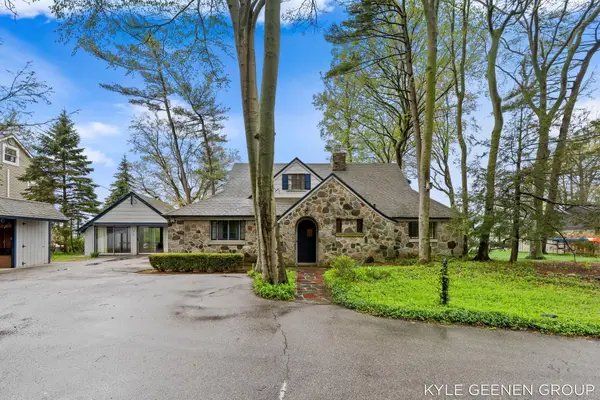 1418 Waukazoo Drive, Holland, MI 49424