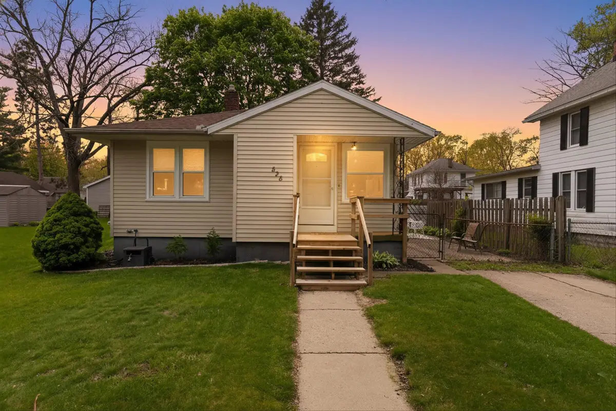 828 Fleming Avenue, Jackson, MI 49202 - #1