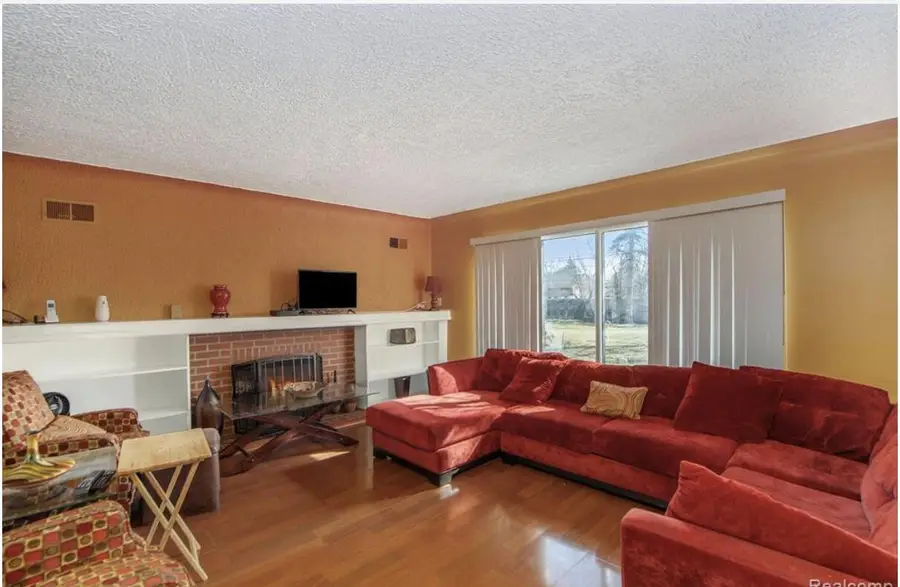 19954 Woodcrest Street, Harper Woods, MI 48225 - #2