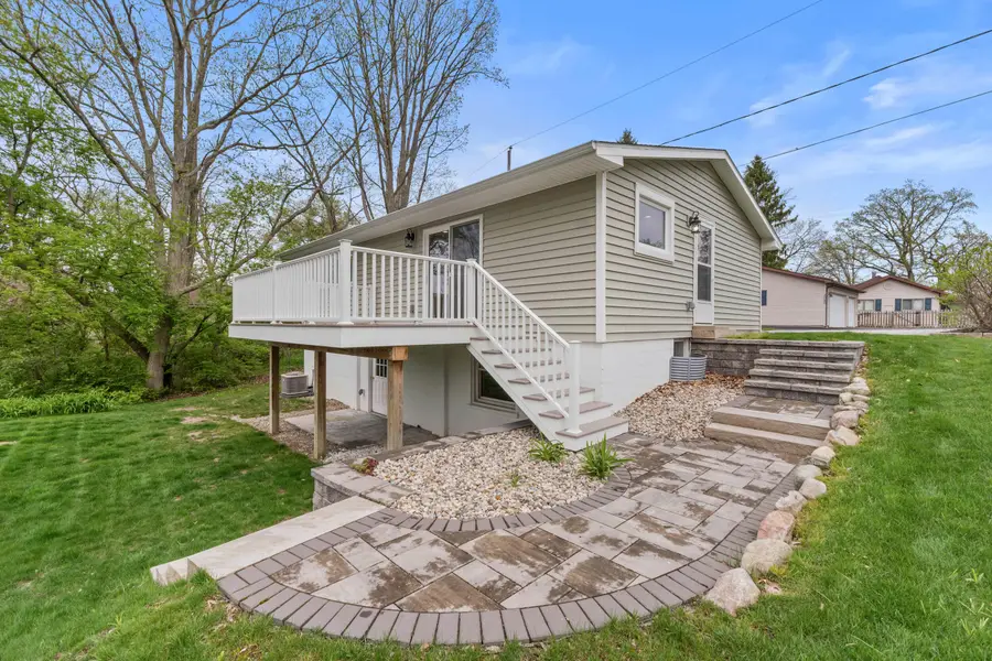 2037 Lakeview Drive, Brooklyn, MI 49230 - #3