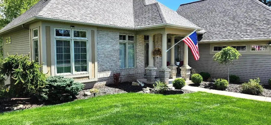 1698 Oakleigh Woods Drive Nw #7, Grand Rapids, MI 49504 - #2