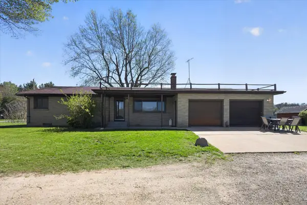 3262 W Wagner Road, Buchanan, MI 49107