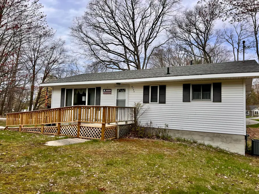 6596 W Virnetta Drive, Ludington, MI 49431 - #2