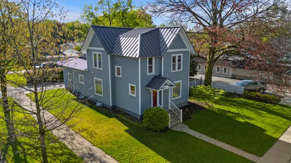 105 Hillsdale Street, Hillsdale, MI 49242