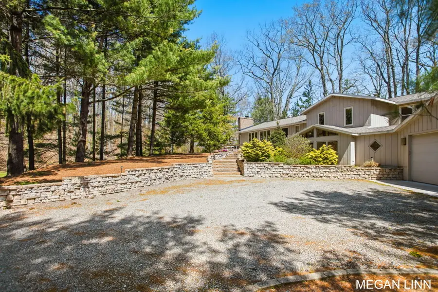 7135 Lakeshore Avenue, West Olive, MI 49460 - #2