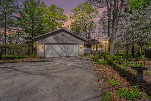 1890 Dillingham Drive, Allegan, MI 49010