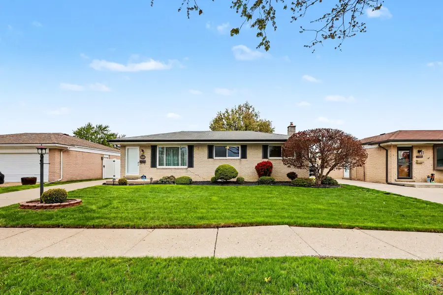 15569 Alsip Street, Roseville, MI 48066 - #2