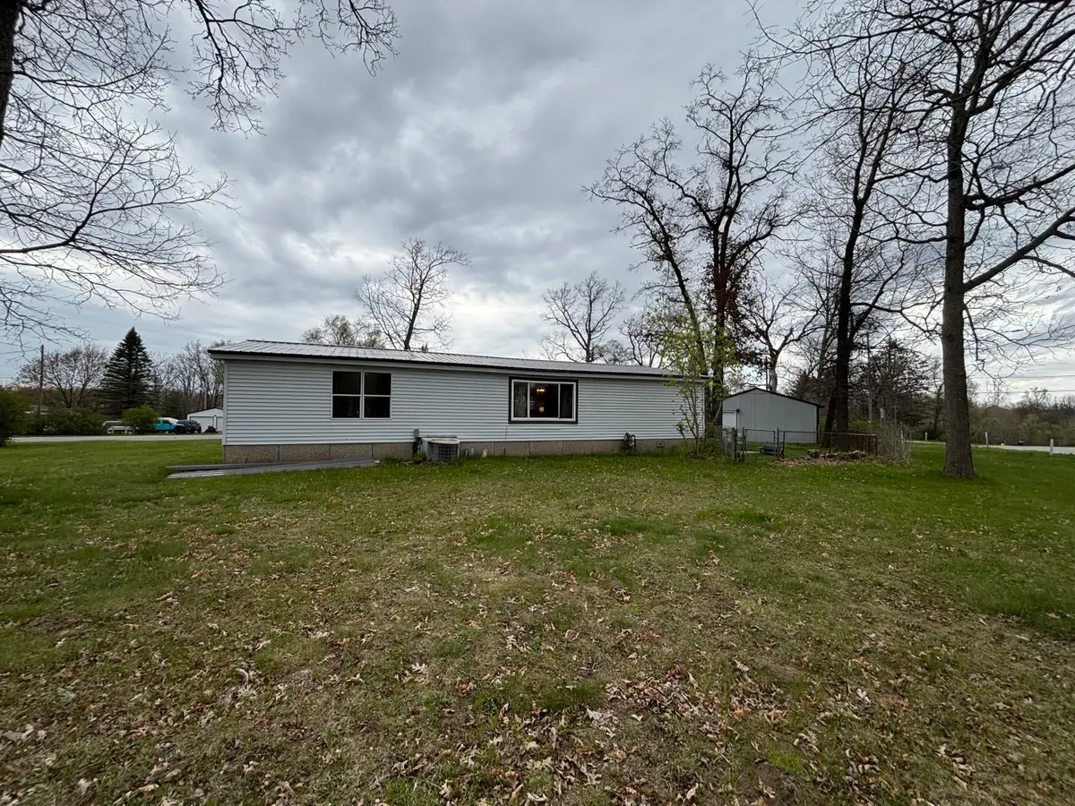 1578 E Pine Hill Avenue, White Cloud, MI 49349 - #1