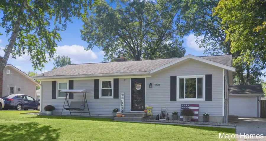 2514 Valleyview Street Sw, Wyoming, MI 49519 - #3