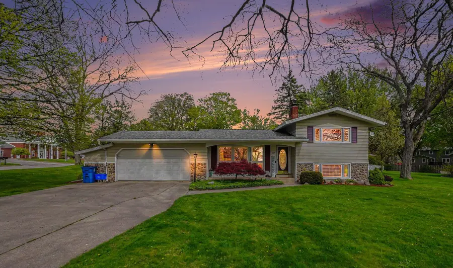 408 Cherokee Drive, Fremont, MI 49412 - #2