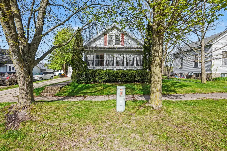 215 N Division Avenue, Fremont, MI 49412 - #2