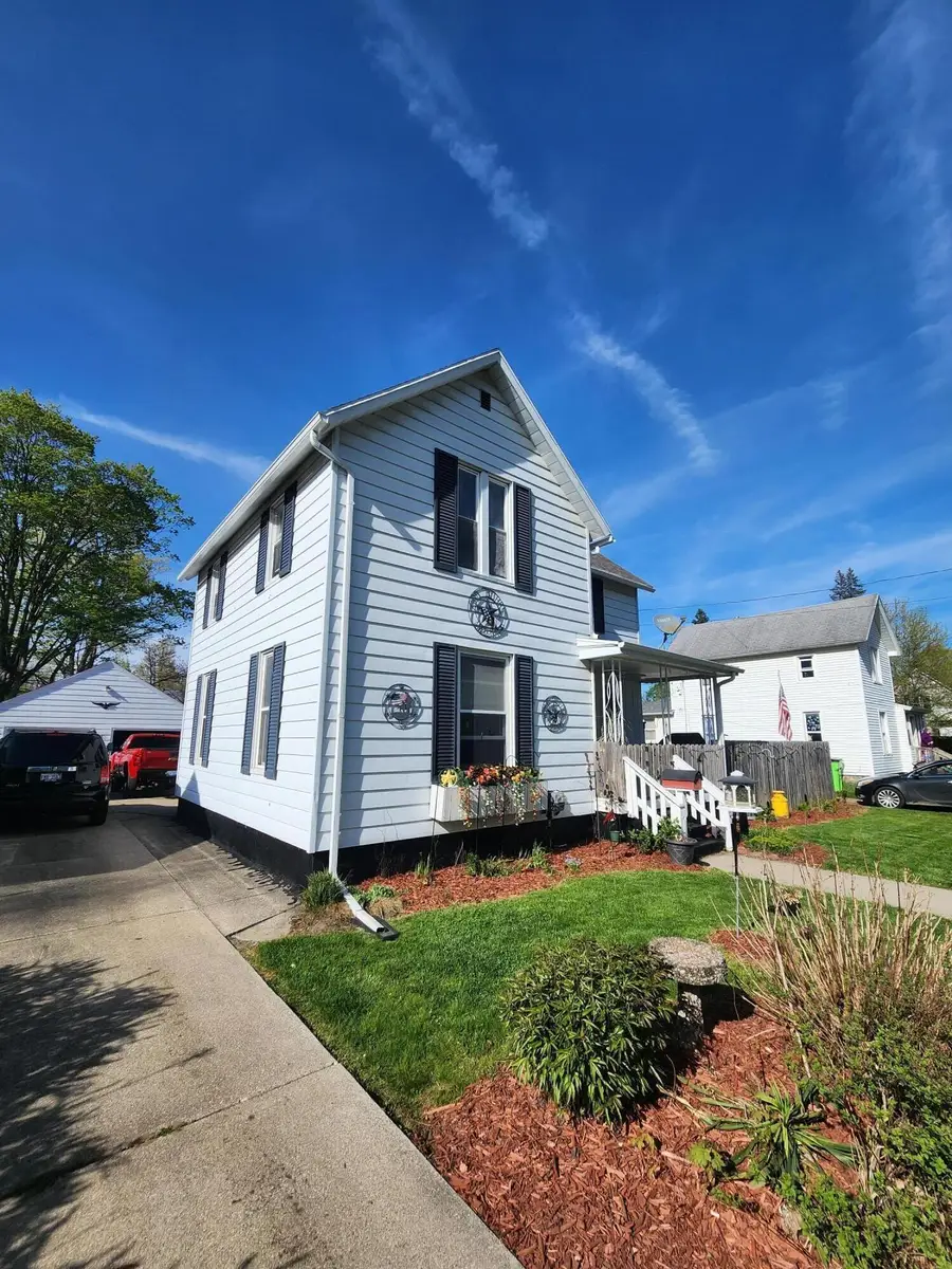 421 E Grand Street, Hastings, MI 49058 - #2
