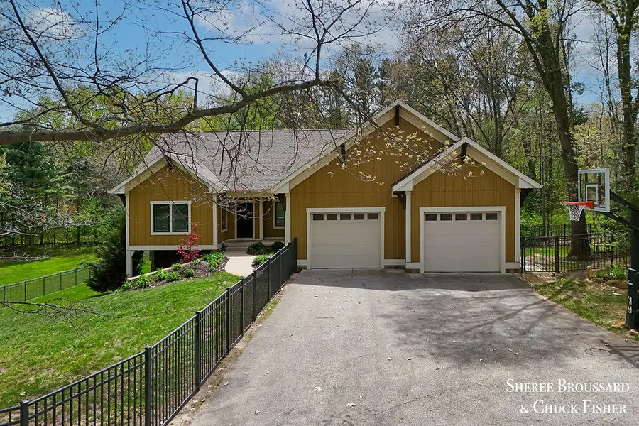 2975 Bird Avenue Ne, Grand Rapids, MI 49525 - #3