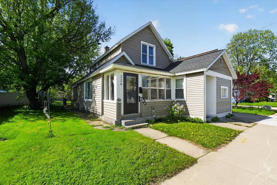 226 Ann Street Ne, Grand Rapids, MI 49505 - #2
